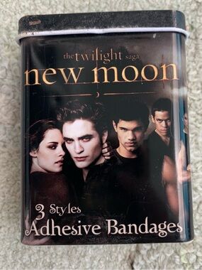 Vintage Y2K NECA The Twilight Saga: New Moon EMPTY collectible metal tin
